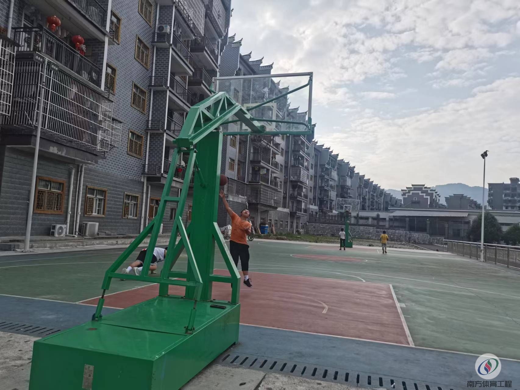 湖南省湘西土家族苗族自治州永顺县小溪镇老村村老村村村民委员会儿童游乐场